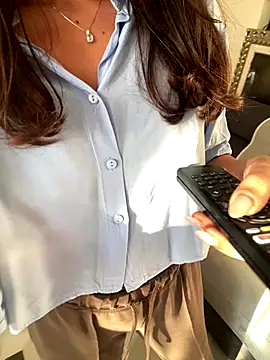 Snapshot of CrissmainH chatting on October 14, 3:35 pm CrissmainH online show from October 14, 3:35 pm