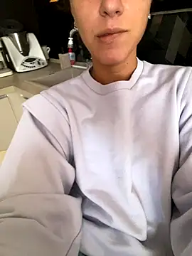Snapshot of CrissmainH chatting on October 15, 11:21 am CrissmainH online show from October 15, 11:21 am