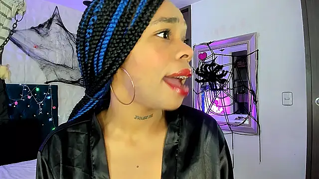 Snapshot of megan_black_dl chatting on October 14, 12:50 pm megan black dl online show from October 14, 12:50 pm