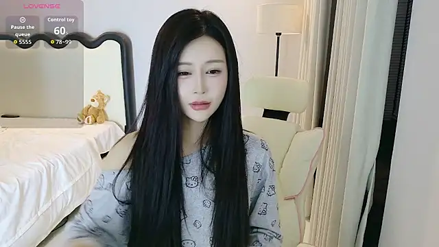 yiyi 3523 online show from April 28, 3:28 pm