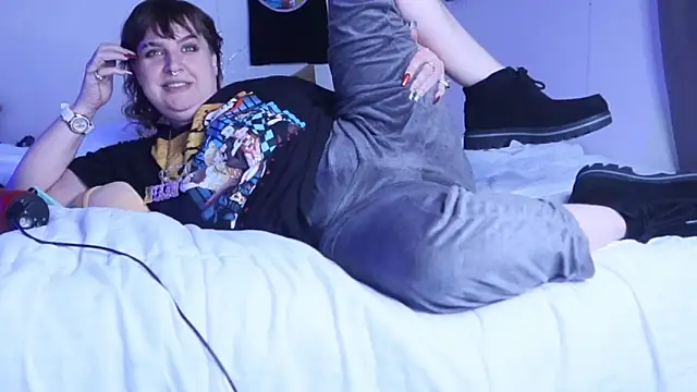 Snapshot of BellaBlueBBW chatting on February 10, 11:36 am BellaBlueBBW online show from February 10, 11:36 am