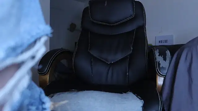 Snapshot of BellaBlueBBW chatting on February 18, 4:14 pm BellaBlueBBW online show from February 18, 4:14 pm