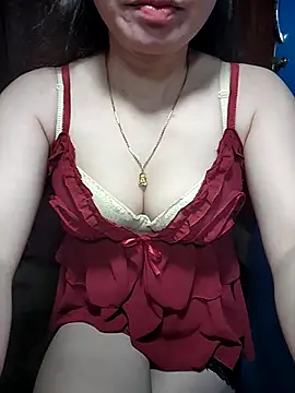 LeanaLy online show from November 3, 7:42 am