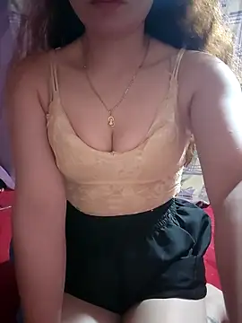 LeanaLy online show from December 22, 1:30 pm