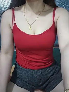 LeanaLy online show from May 28, 1:41 pm