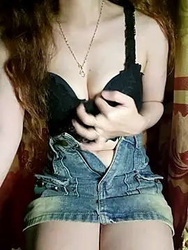 Snapshot of LinaCii chatting on October 27, 5:44 am LinaCii online show from October 27, 5:44 am