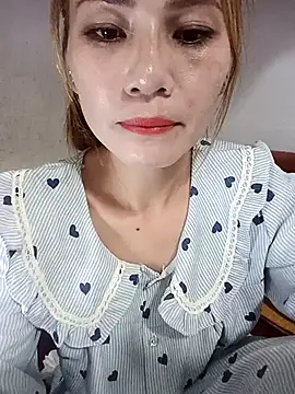 Snapshot of Labi2k chatting on October 13, 2:06 pm Labi2k online show from October 13, 2:06 pm