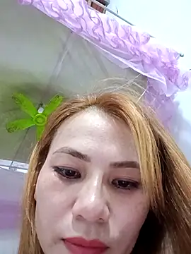 Snapshot of Labi2k chatting on October 16, 9:05 pm Labi2k online show from October 16, 9:05 pm