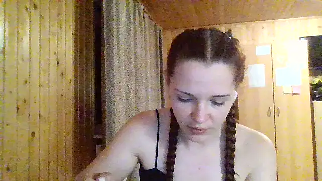 Snapshot of AmeliieLaFleur chatting on April 14, 9:32 pm AmeliieLaFleur online show from April 14, 9:32 pm