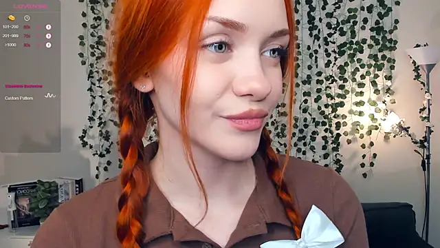 Snapshot of Foxy_blush chatting on October 28, 6:10 pm Foxy blush online show from October 28, 6:10 pm