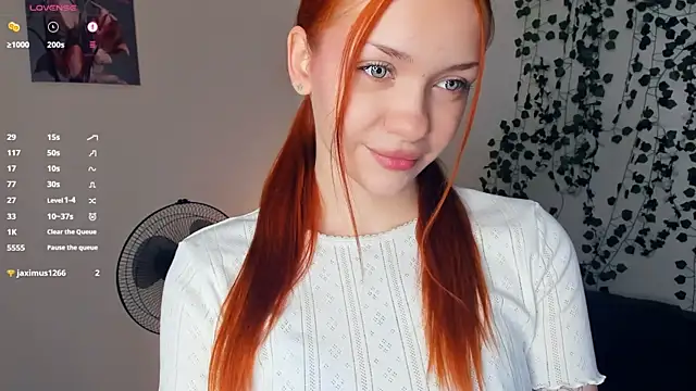 Snapshot of Foxy_blush chatting on November 23, 8:19 pm Foxy blush online show from November 23, 8:19 pm