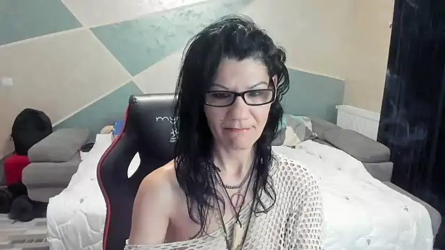 Snapshot of SweetSin40 chatting on March 13, 8:48 pm SweetSin40 online show from March 13, 8:48 pm