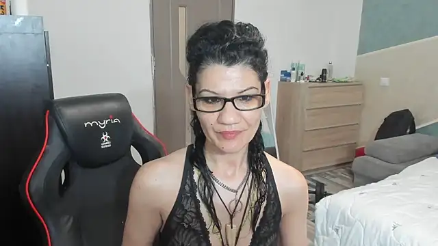 Snapshot of SweetSin40 chatting on March 14, 9:09 pm SweetSin40 online show from March 14, 9:09 pm