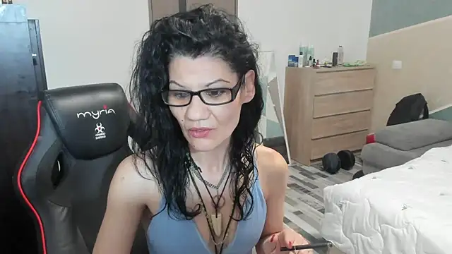 Snapshot of SweetSin40 chatting on March 15, 9:10 pm SweetSin40 online show from March 15, 9:10 pm