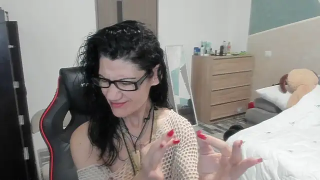 Snapshot of SweetSin40 chatting on March 20, 9:08 pm SweetSin40 online show from March 20, 9:08 pm