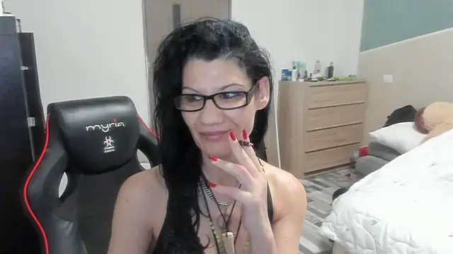 Snapshot of SweetSin40 chatting on March 24, 8:03 pm SweetSin40 online show from March 24, 8:03 pm