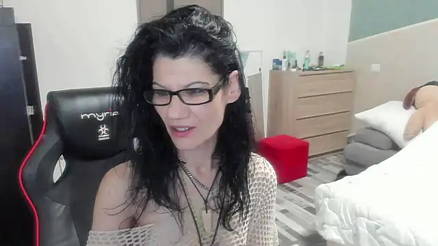 Snapshot of SweetSin40 chatting on March 26, 7:52 pm SweetSin40 online show from March 26, 7:52 pm