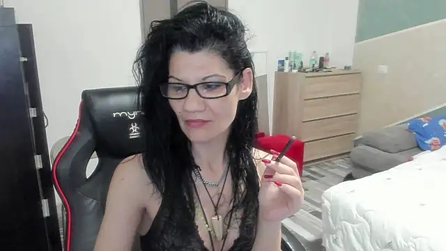 Snapshot of SweetSin40 chatting on March 27, 6:51 pm SweetSin40 online show from March 27, 6:51 pm