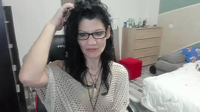 Snapshot of SweetSin40 chatting on March 28, 7:13 pm SweetSin40 online show from March 28, 7:13 pm