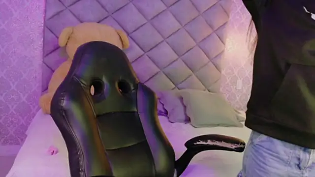 Snapshot of CARO_ADAMS1 chatting on November 21, 11:31 am CARO ADAMS1 online show from November 21, 11:31 am