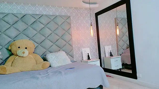 CARO ADAMS1 online show from February 4, 11:16 am