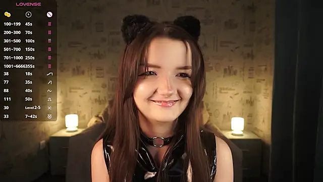 Snapshot of _Cute_World_ chatting on October 31, 9:05 pm Cute World online show from October 31, 9:05 pm