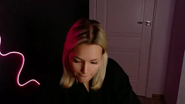 Snapshot of Eva_Mooor chatting on October 26, 12:05 am Eva Mooor online show from October 26, 12:05 am