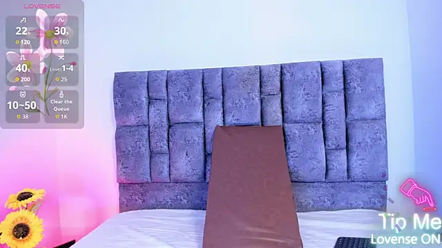 Snapshot of MILA_QUINN chatting on October 21, 1:45 pm MILA QUINN online show from October 21, 1:45 pm