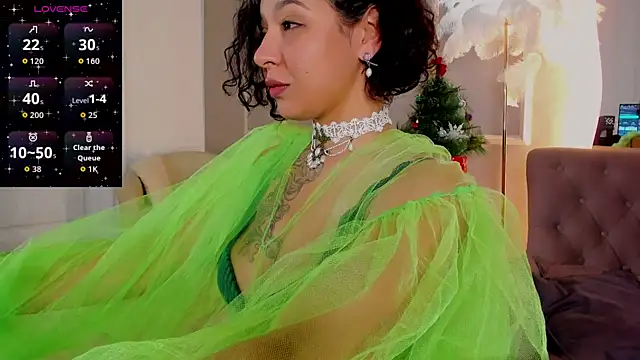 Snapshot of Aisha_Goldstein chatting on December 18, 5:57 am Aisha Goldstein online show from December 18, 5:57 am