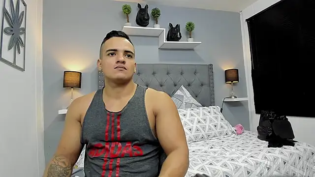 Snapshot of violeta_and_maxx chatting on November 9, 11:36 pm violeta and maxx online show from November 9, 11:36 pm