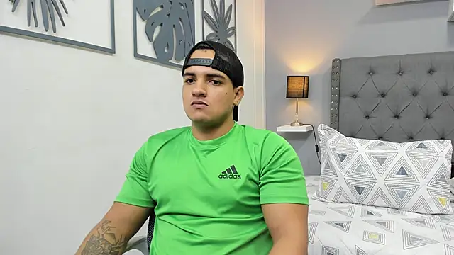 Snapshot of violeta_and_maxx chatting on November 28, 12:13 am violeta and maxx online show from November 28, 12:13 am