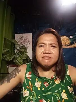 trishacummerts online show from July 29, 5:00 pm