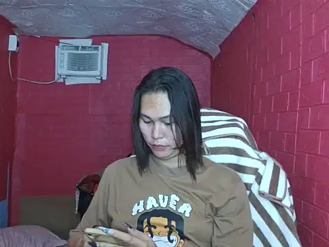 Snapshot of sexychekaiixxx chatting on June 9, 9:37 pm sexychekaiixxx online show from June 9, 9:37 pm
