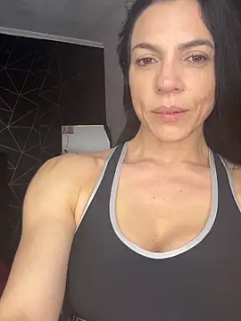 Snapshot of Kattefit chatting on November 30, 4:49 am Kattefit online show from November 30, 4:49 am