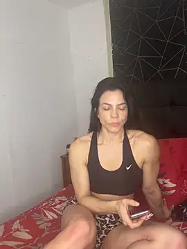 Snapshot of Kattefit chatting on December 2, 2:45 pm Kattefit online show from December 2, 2:45 pm