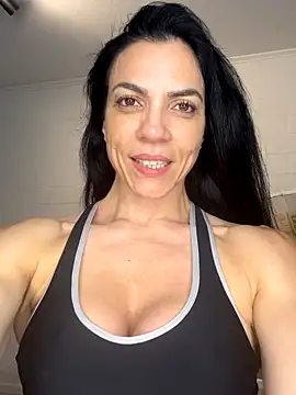 Snapshot of Kattefit chatting on December 3, 2:52 am Kattefit online show from December 3, 2:52 am