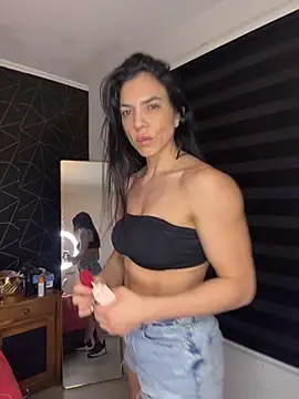 Snapshot of Kattefit chatting on December 18, 2:50 am Kattefit online show from December 18, 2:50 am