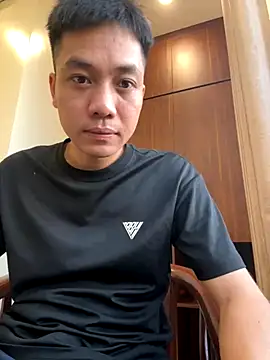 Snapshot of Live-tong chatting on October 14, 9:32 am Live-tong online show from October 14, 9:32 am