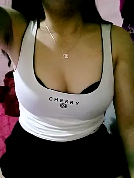 Snapshot of SansanCii chatting on November 11, 11:05 pm SansanCii online show from November 11, 11:05 pm