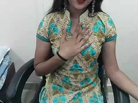 Snapshot of notty_heena chatting on October 15, 4:12 am notty heena online show from October 15, 4:12 am