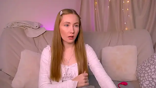 Snapshot of EllyColins chatting on November 14, 3:05 am EllyColins online show from November 14, 3:05 am