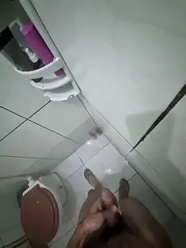 Snapshot of magrelo10 chatting on October 31, 12:28 pm magrelo10 online show from October 31, 12:28 pm