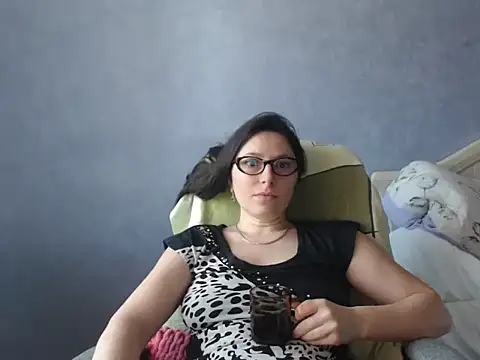 LuckyLisa23 online show from June 14, 9:44 am