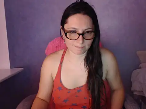 LuckyLisa23 online show from July 16, 9:43 pm