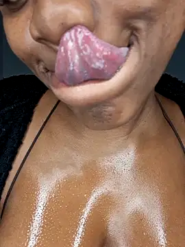 Snapshot of certifiedhottie2025 chatting on February 24, 6:00 am certifiedhottie2025 online show from February 24, 6:00 am