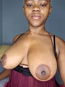 Snapshot of certifiedhottie2025 chatting on February 25, 8:13 am certifiedhottie2025 online show from February 25, 8:13 am