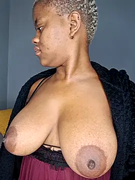 Snapshot of certifiedhottie2025 chatting on March 7, 4:31 am certifiedhottie2025 online show from March 7, 4:31 am