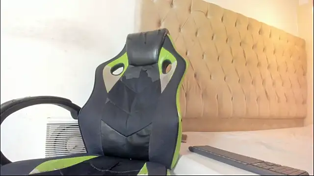 Hotblosson online show from November 27, 3:36 pm