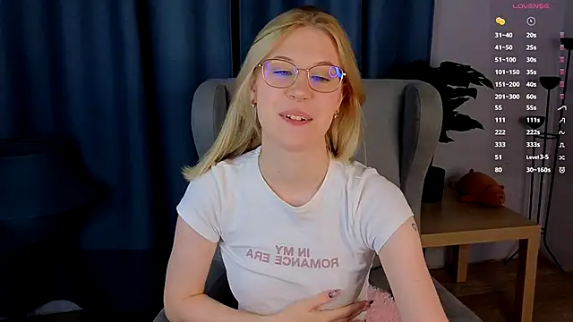 Snapshot of lovedrope chatting on October 18, 5:25 pm lovedrope online show from October 18, 5:25 pm