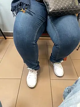 kevetvivi online show from November 29, 9:23 am